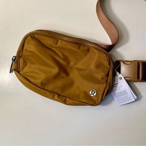 NWT Everywhere Belt Bag, Burnt Carmel